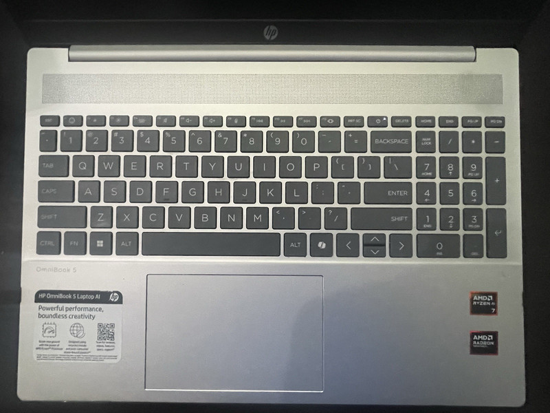 HP Omnibook 5 16 inch Laptop AMD Ryzen 7 AI PC 16GB RAM 512GB SSD gallery