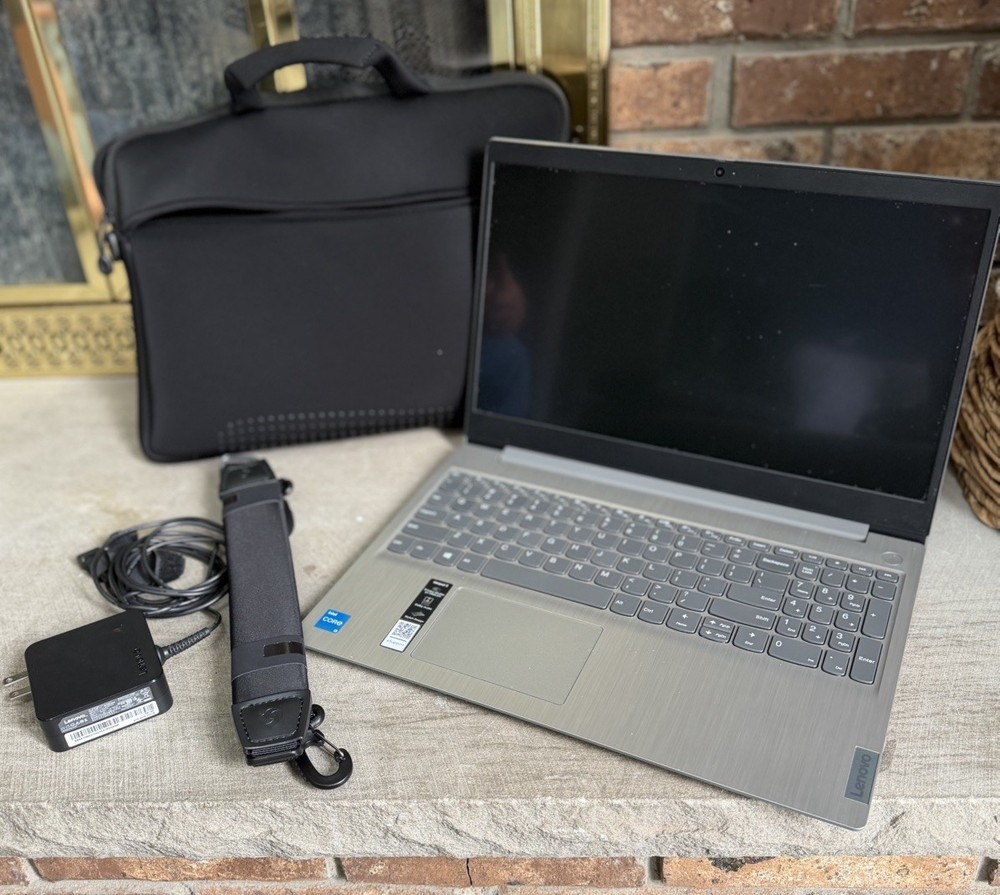 Lenovo-IdeaPad 3 15" HD touch screen laptop intel core i3-1115g4 8g memory-256g