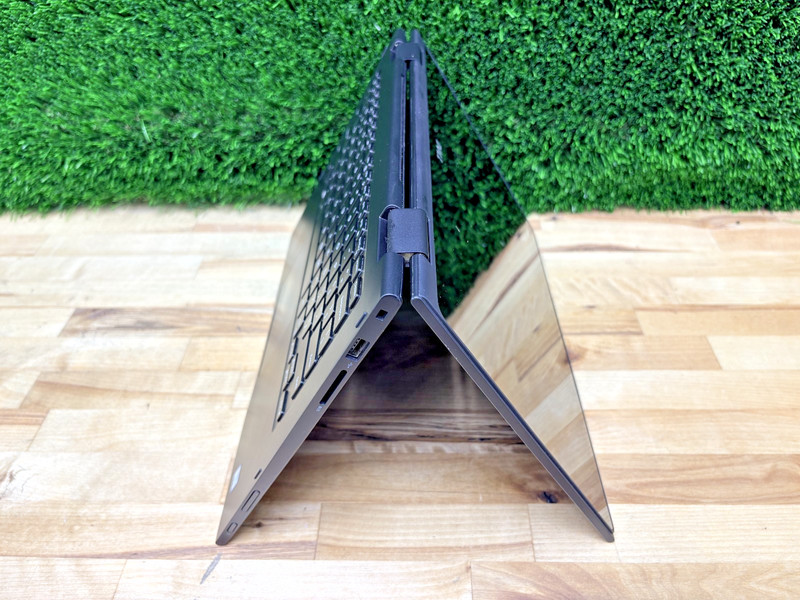 Dell Latitude 3390 2in1 Intel i5-8th Gen 1.60GHz 16GB RAM 256GB SSD Win 11 Pro* gallery