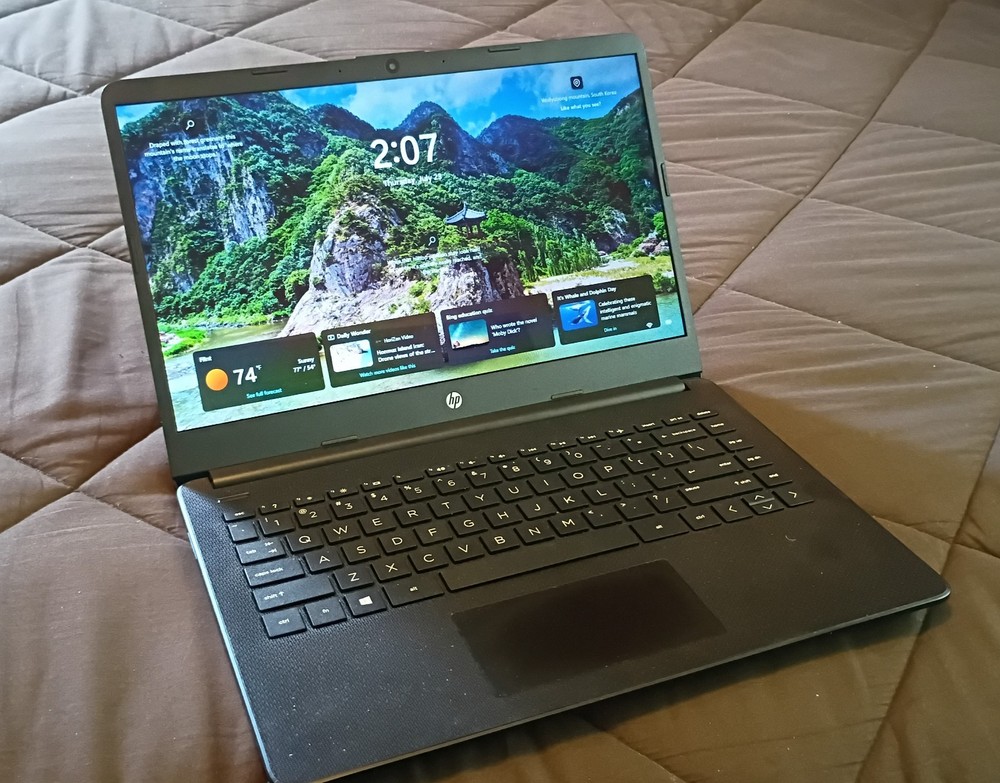 COLLEGE STUDENTS: HP 14-fq0040nr Laptop, AMD 3020e, 4 GB RAM, 64 GB, Win 11