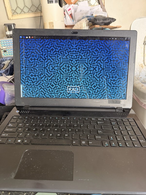 Kali Linux Laptop 8GB RAM 320GB HDD + Atheros AR9271 WiFi Adapter gallery