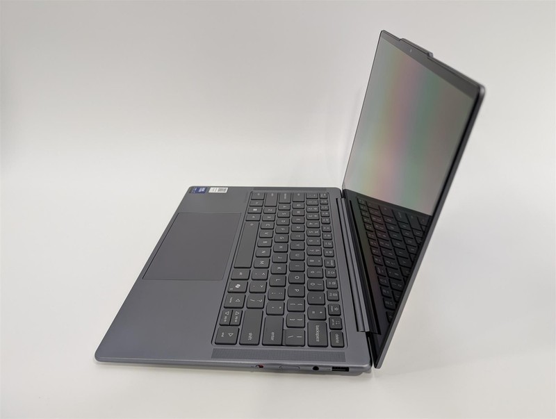 Lenovo Slim 7 14" Core Ultra 7 258V 32GB 1TB SSD Arc Luna Grey Used-Very Good gallery