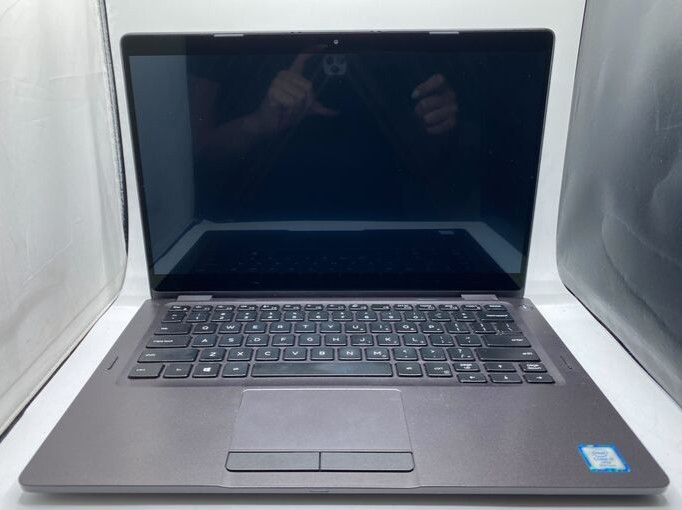 Dell Latitude 5300 2 in 1 13.3" Intel Core i7-8665U 1.90.GHz 16GB RAM 512GB SSD gallery
