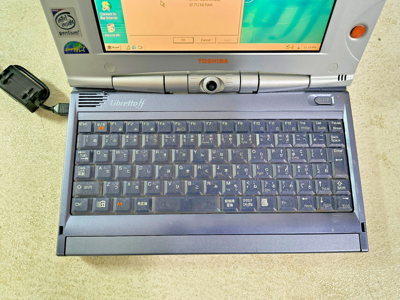 Toshiba Libretto ff1100v Intel P266MHz 96MB, 100GB HD Win2K CD-ROM Floppy * RARE gallery
