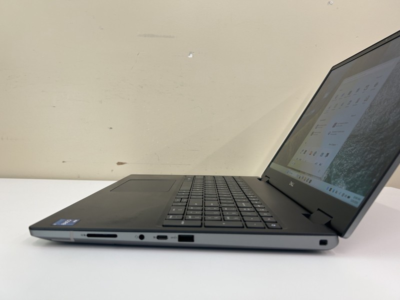 Laptop Dell Precision 7680 16" Core i7-13850HX 32GB RAM 1TB SSD RTX 2000 Win 11 gallery