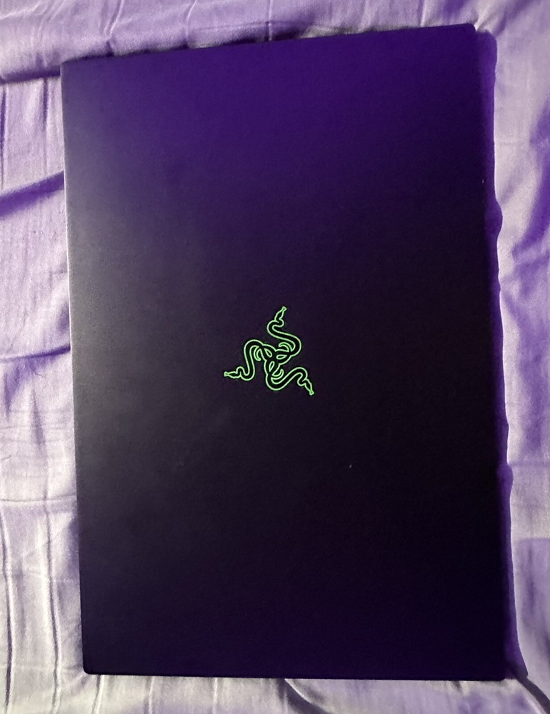 Razer Blade 15.6 inch (256GB SSD, Intel Core i7 8th Gen., 2.2GHz, 16GB) Laptop -
