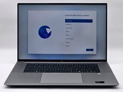 ZBook Studio G11 16″ UHD 4K+ ULTRA 7 165H 512GB 32GB W11P RTX 1000 Ada 120Hz WTY