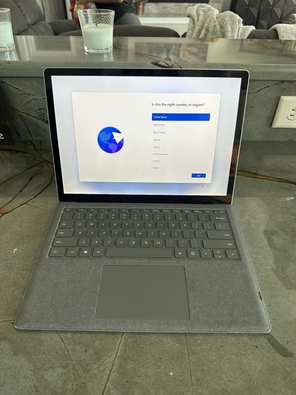 Microsoft Surface Laptop 4 (Intel i5 11th Gen / 16GB RAM / 512 SSD) 13.5in gallery