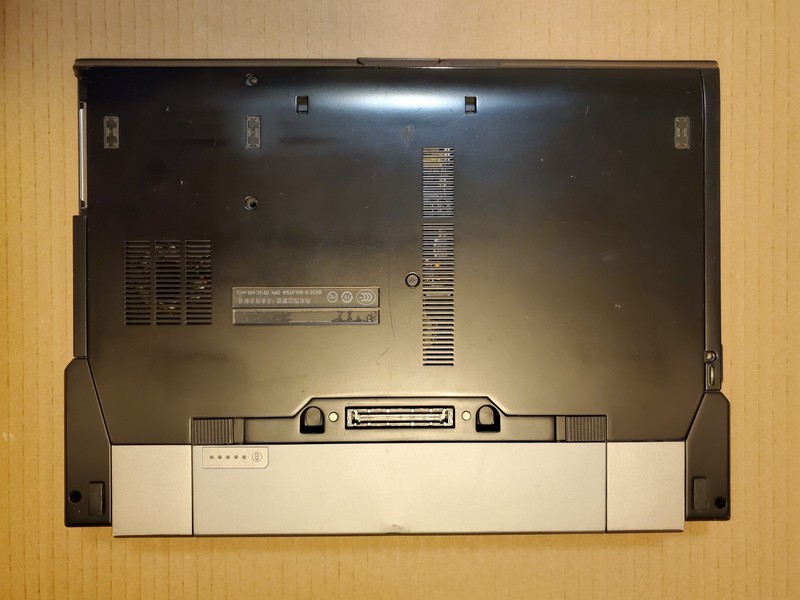 Dell Latitude E6400 Laptop 14" Intel Core 2 Duo P8400 2.26GHz - Retro Gaming gallery