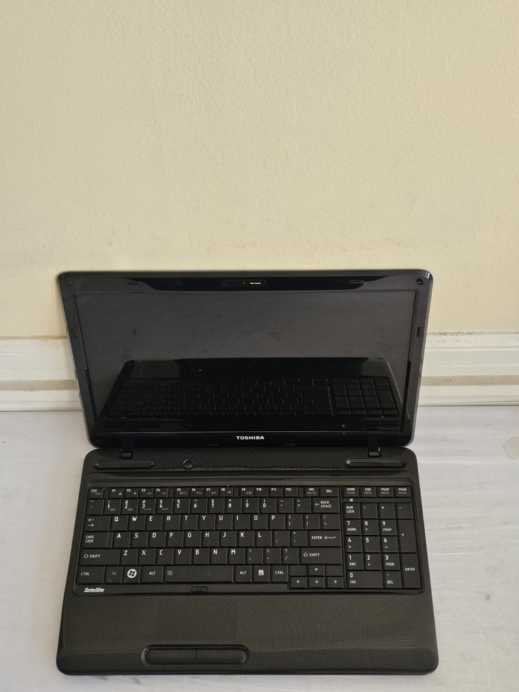 Toshiba Satellite L655D-S5050 Laptop - WON'T BOOT - BAD BATTERY - Parts/Repair