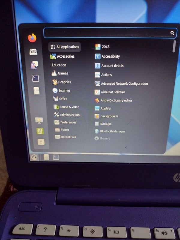 HP Stream 11-y0XX N3060 4GB 32GB LINUX DEBIAN 13 OS INSTALLED GOOD RUNNING gallery