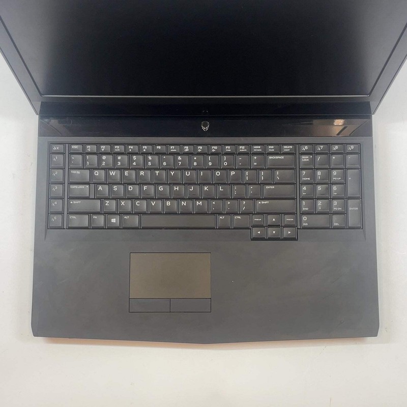 Broken Alienware 17 R4 17.3" i7-6700HQ 2.6GHz 16GB 128GB 1TB GeForce GTX 1070 gallery