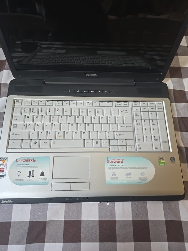 Toshiba Satellite P205D-S7802 Laptop AMD Turion 64 x2 4GB Ram 160GB HDD Works gallery