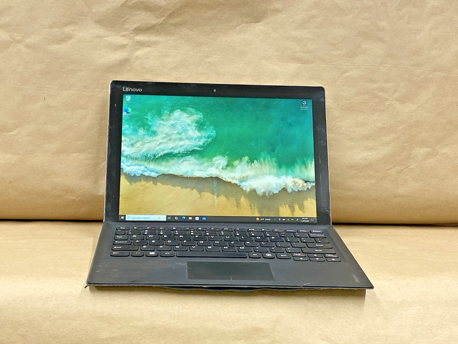 Lenovo 80QL - 12" 2160*1440 - m5-6Y54 - 4GB - 128GB SSD - Win 10 Pro gallery