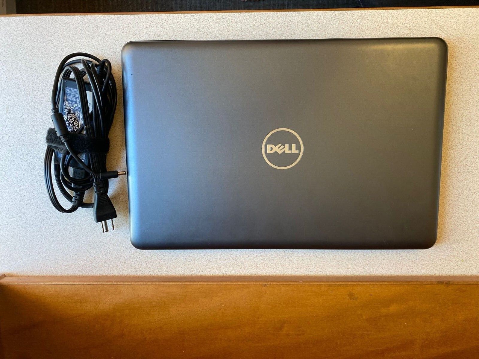 Dell Inspiron 15 5567 - 16GB RAM, 1TB HDD, IntelCore i7, 15.6" FHD Touchscreen gallery