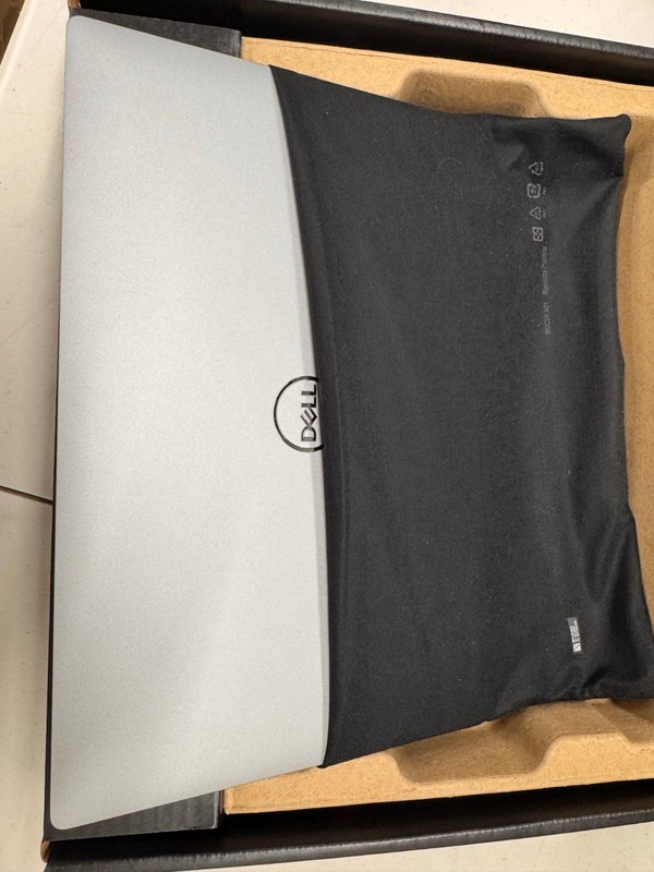 Dell Latitude 5430 14" Intel Core i5-1235U 16GB RAM 512GB SSD Windows 11 Pro gallery