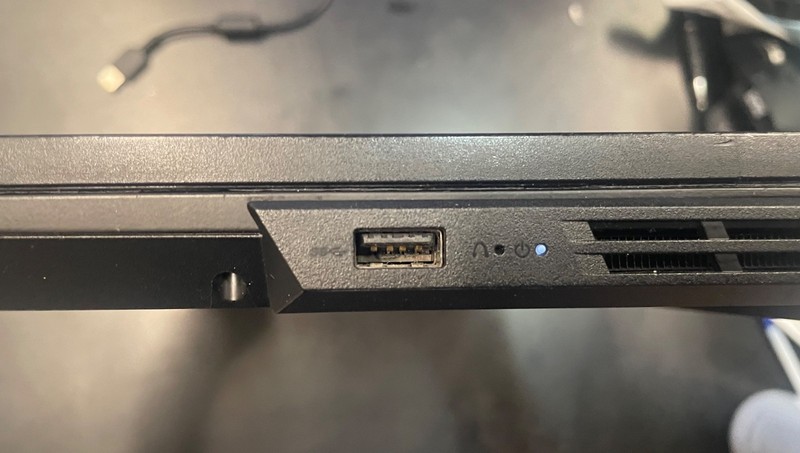 LENOVO LEGION Y540-15IRH | CORE I7-9750H | 1TB | 32GB RAM | 237GB SSD | 2.60 GHZ gallery
