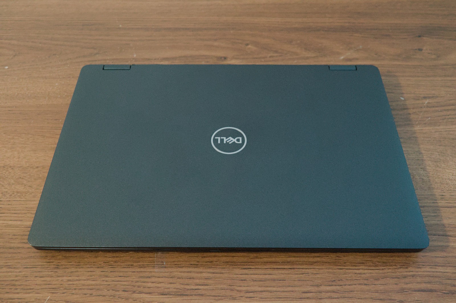 Dell Latitude 3500 2-in-1 Touchscreen i5-8365U 16GB RAM 256GB SSD Windows 11 Pro gallery