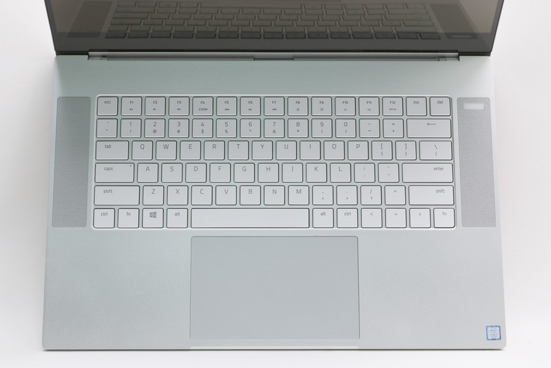 16" Razer Blade 15 Studio Edition - Late 2019, i7-9750H, 32GB, 1TB, RTX 5000 gallery