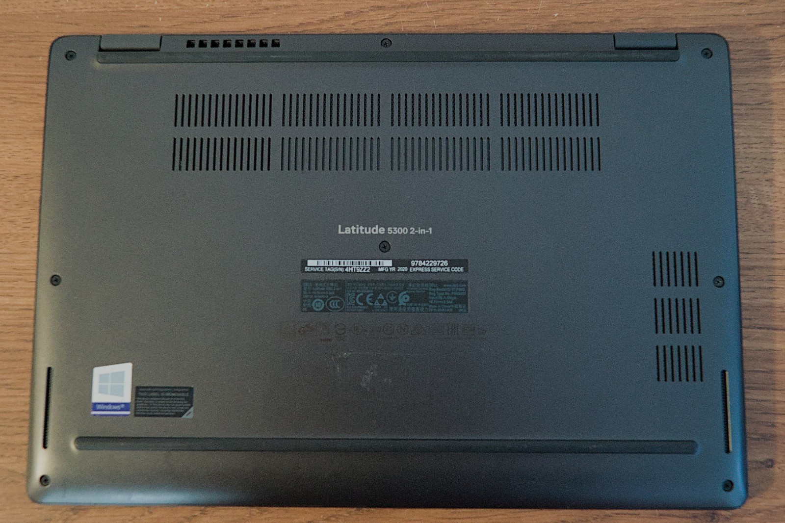 Dell Latitude 3500 2-in-1 Touchscreen i5-8365U 16GB RAM 256GB SSD Windows 11 Pro gallery
