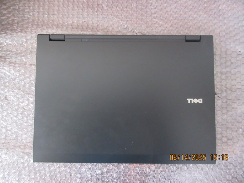 Dell Latitude E5400 Intel Core 2 Duo P8400 2.26GHz 2GB RAM & Charger gallery