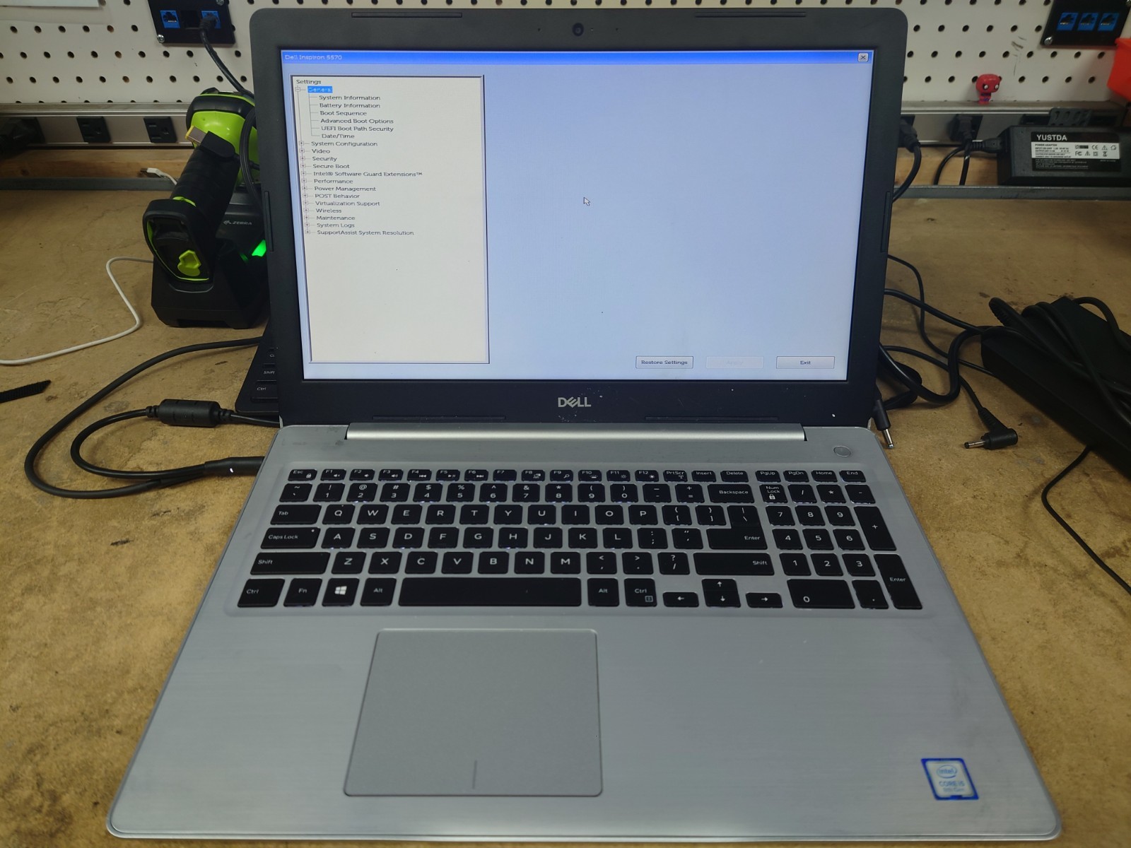Dell Inspiron 5570 15.6" HD i5-8250U 8GB RAM No OS/SSD gallery