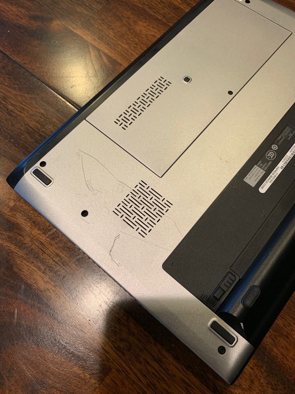 Dell Latitude 3330 Laptop - Silver/Black - 8gb RAM / 240gb SSD - Good Condition gallery