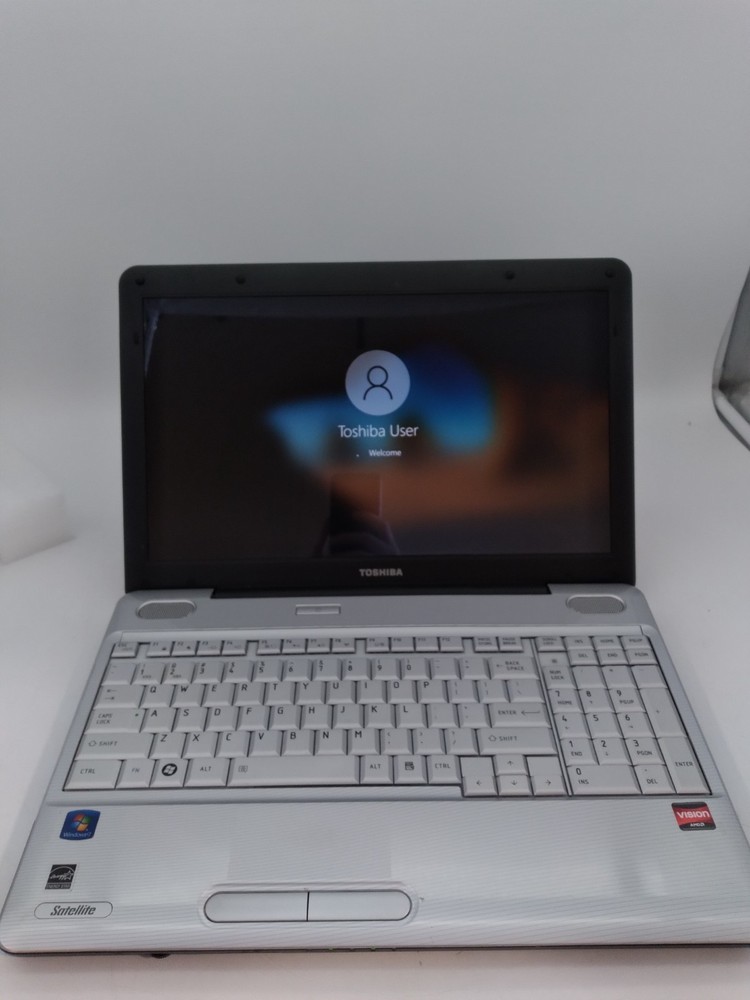 TOSHIBA Satellite L505D 15" AMD Athlon M300 @ 2GHz 3GB RAM 320GB HDD Win 10 Pro