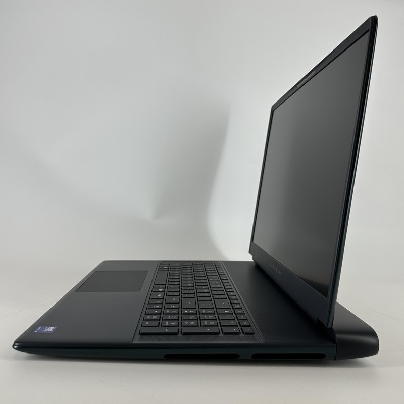 Dell Alienware 18 Area-51 144Hz QHD+ 2.7 GHz Ultra 9 275HX 64GB 2TB SSD RTX 5080 gallery