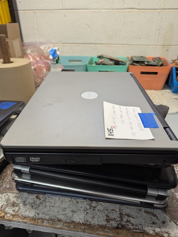 Dell Inspiron B130 Pentium M 1.70 GHz 1 GB RAM 60 GB HDD Win XP SP3 NO CORD gallery