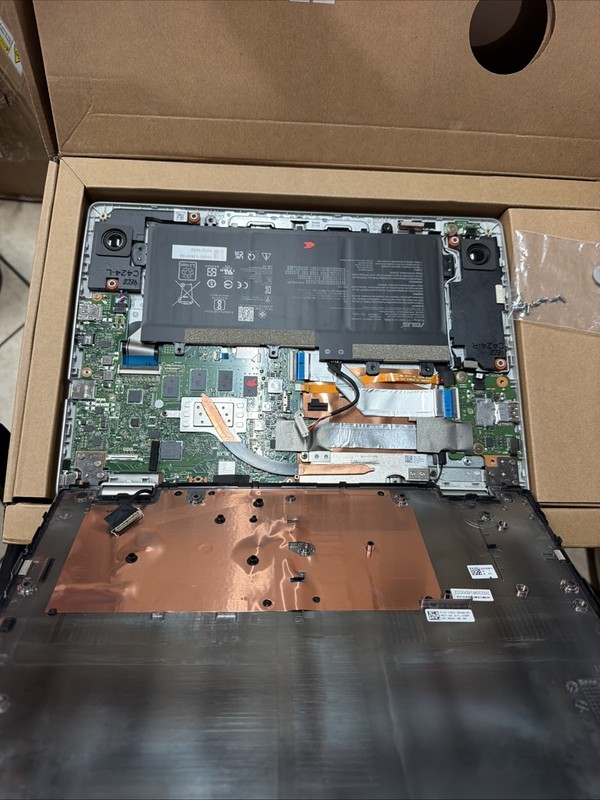 ASUS C424MA-AS48F 140 Chromebook 4 GB Storage Intel Dual Core gallery