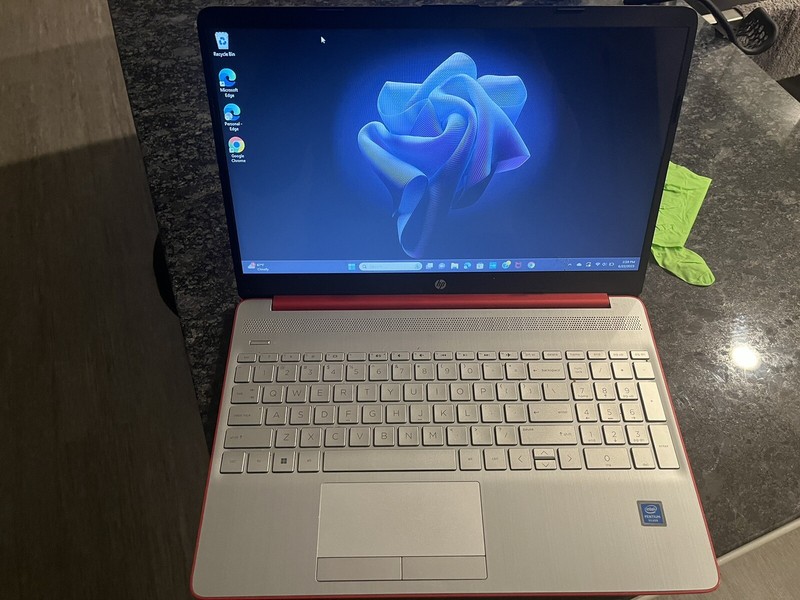 HP 14DQ0052DX 14" (64 GB, SSD, Intel Celeron N, 1.10 GHz, 8 GB) Laptop -... gallery