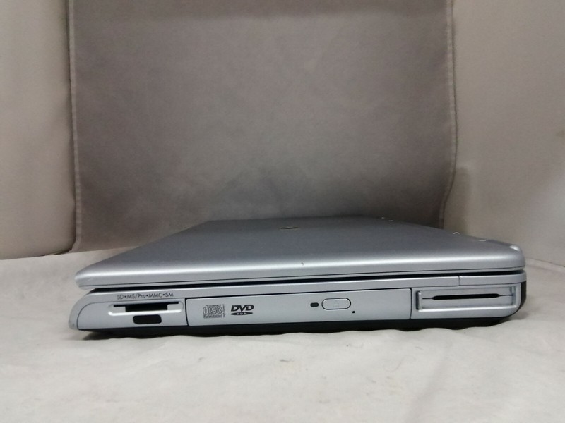 FOR PARTS 17.1" HP Pavilion zd7058cl P4 2.8 512MB No Battery No Charger No HDD gallery