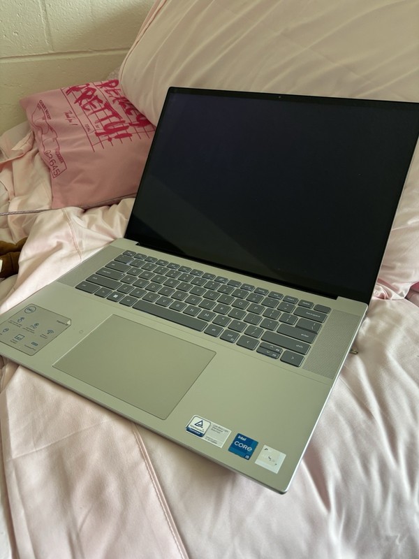 Dell Inspiron 16 5630/ I5 13Gen 1335U /8GB /512GB /Touch Screen gallery