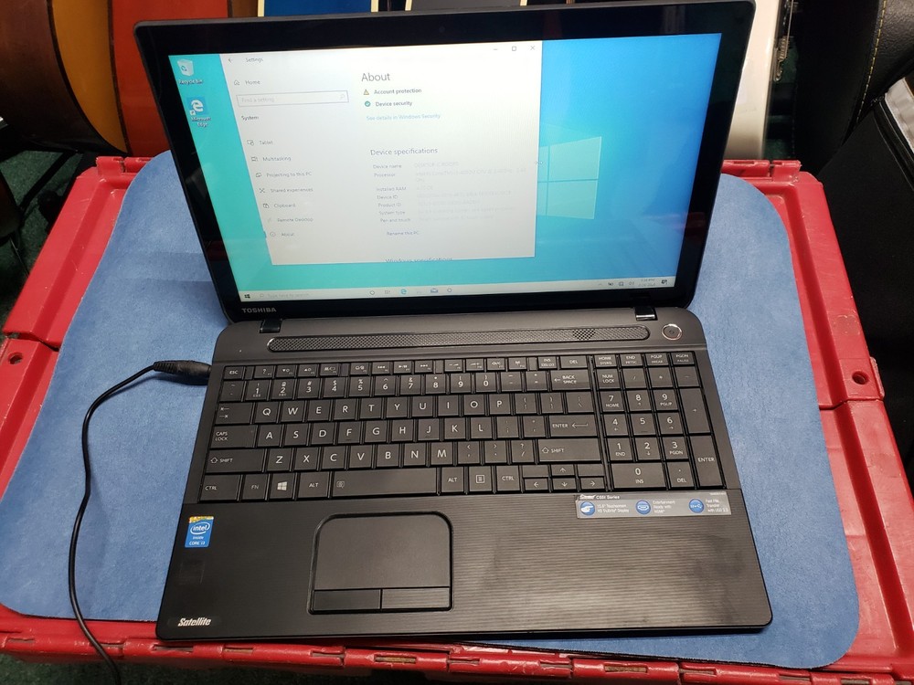 Toshiba laptop C55T-A5103 i3-4000m 2.40ghz 4gb ram 700gb hdd for parts