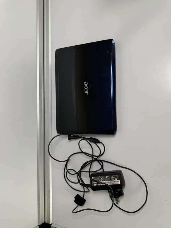 Acer Aspire 1 AO532 Intel Atom Ram 2 GB Windows 7 Small Laptop Blue Power Cord gallery