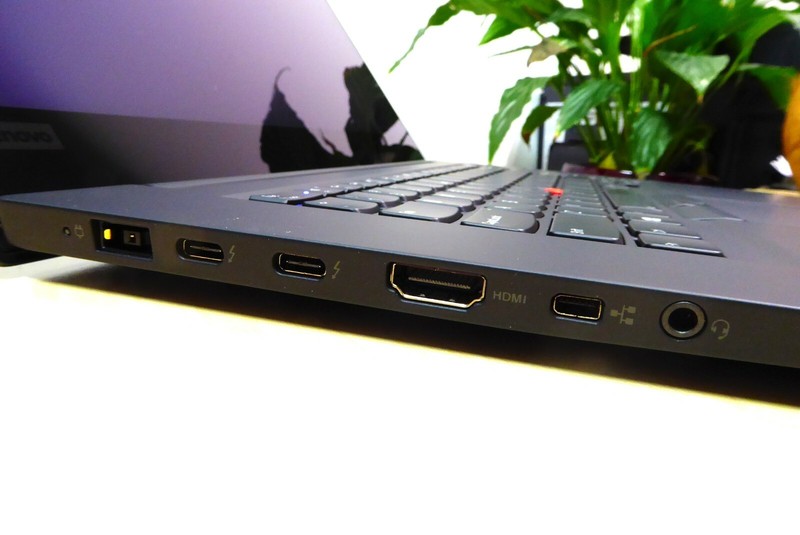 LENOVO THINKPAD P1 XEON E-2176M 32G 1TB SSD TOUCH UHD P2000 WIN CAPTAIN LAPTOP gallery