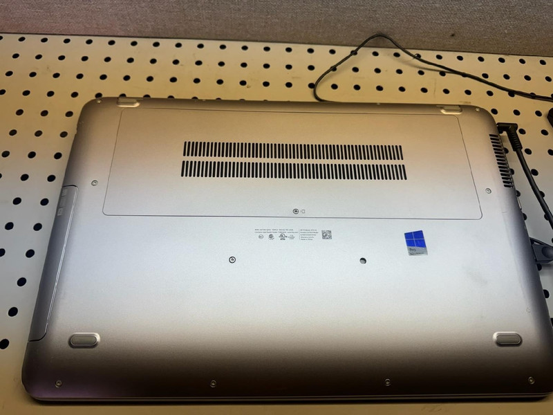 HP ProBook 470 G4 1600x900 i5-7200U 8GB 250 HHD W11 Pro + Charger *Read* gallery