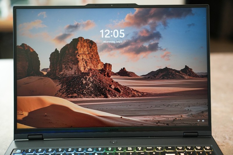 Lenovo Legion Pro 7 16ARX8H 16 WQXGA AMD Ryzen 9 7945HX 32GB 2TB RTX 4090 gallery