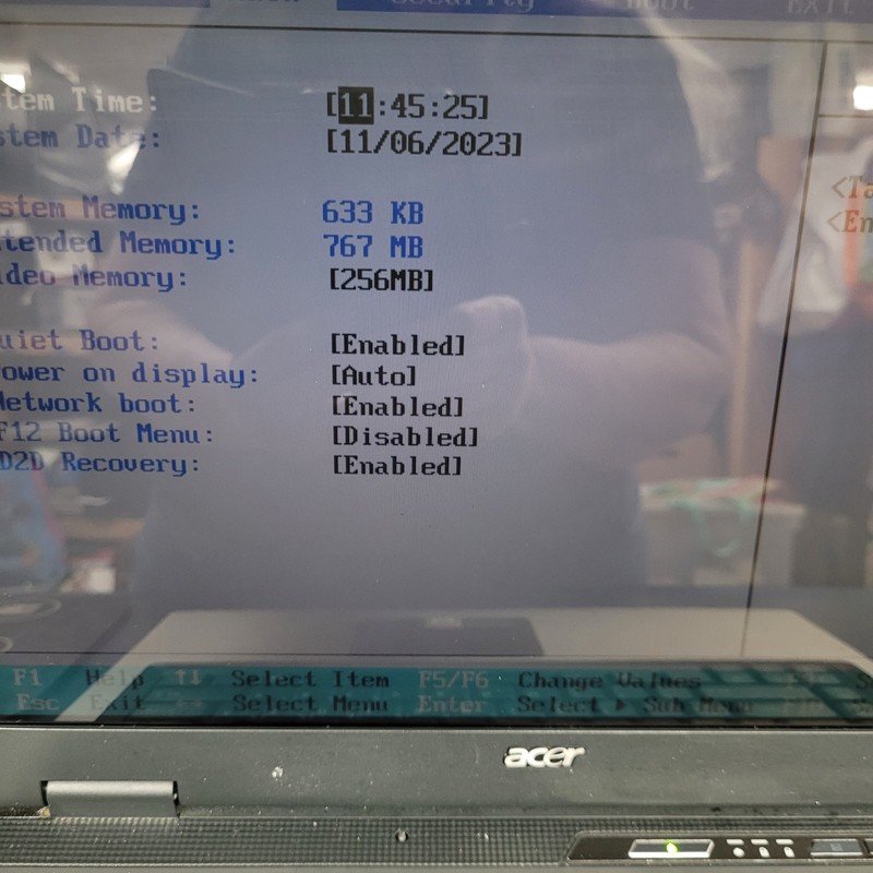 Acer Aspire 3100-1718 BL51 AMD Sempron 3500 @1.00 GHz + 256 MB RAM No HDD gallery