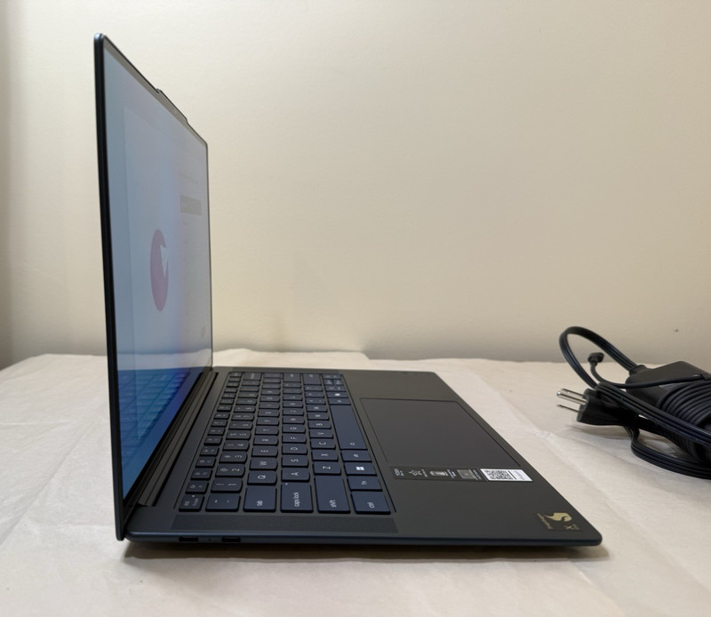Lenovo Yoga Slim 7x Copilot+ 14.5" 3K OLED Touch Snapdragon X1E78100 32GB 1TB gallery