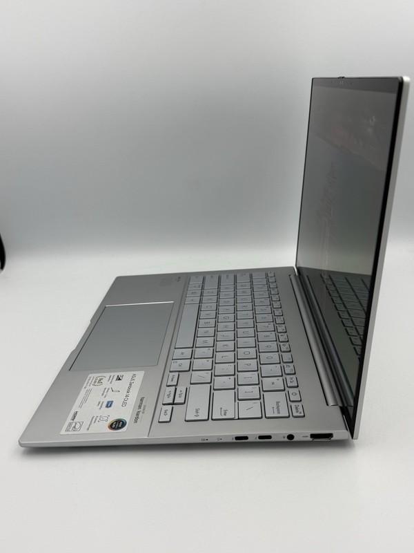 ASUS Zenbook 14 14” UX3405MA - Ultra 7 155H | 16GB RAM | 512GB SSD 3K OLED - 76C gallery
