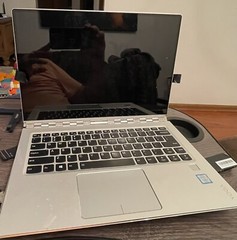 For Parts or Repair – Lenovo Yoga 910-13IKB 14″ UHD Touch Laptop No ssd
