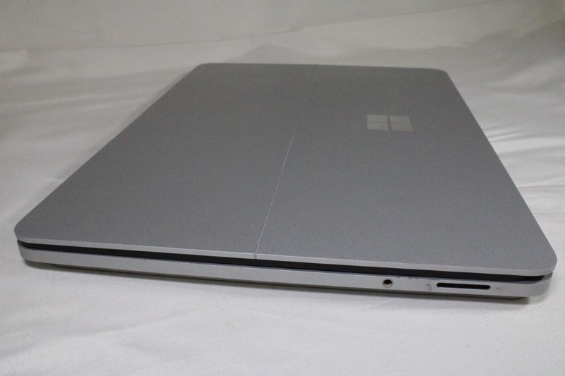 Microsoft Surface Pro Studio (1964) 2-in-1 Touchscreen Laptop, 512 SSD, 16GB RAM gallery