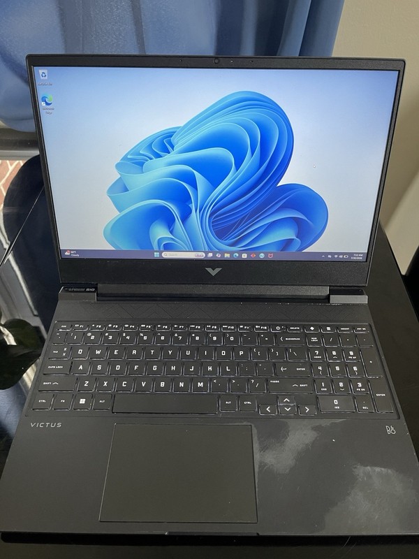 HP Victus 16” Gaming Laptop Ryzen 5 5600H/ RX 6500M/16GB/ 512gb/ Windows 11 READ gallery