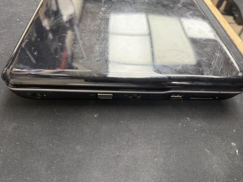 Compaq Presario CQ60-433US Laptop Intel Pentium T4200 No HDD or Battery JB518 gallery