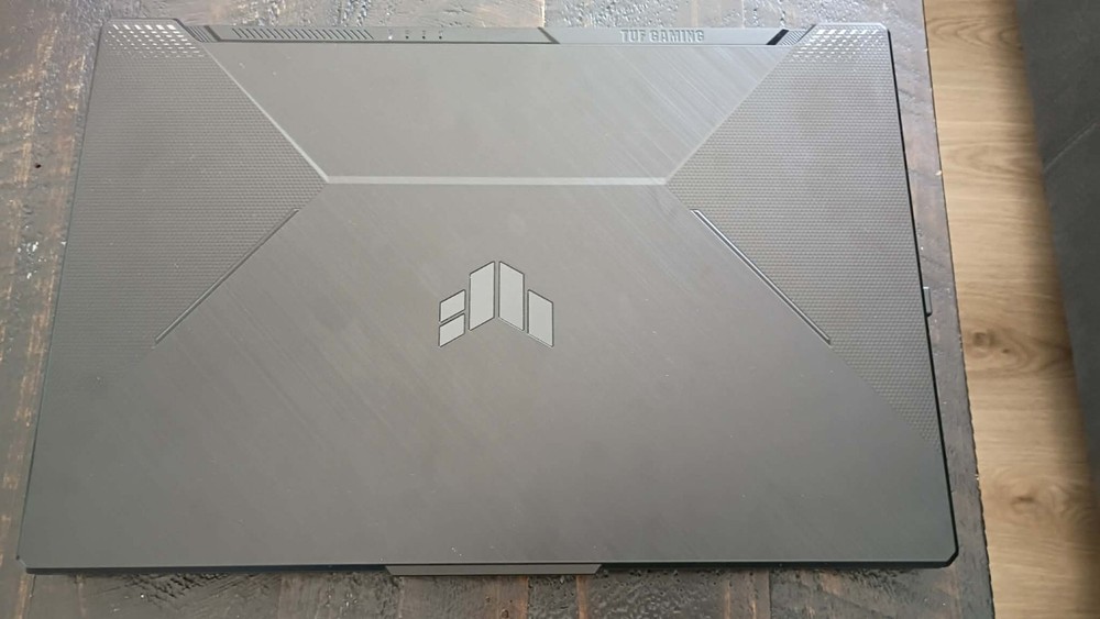 ASUS TUF A17 2025 - 17.3″ FHD AMD RTX20500 Ryzen 7 7435HS/8GB/512GB SSD