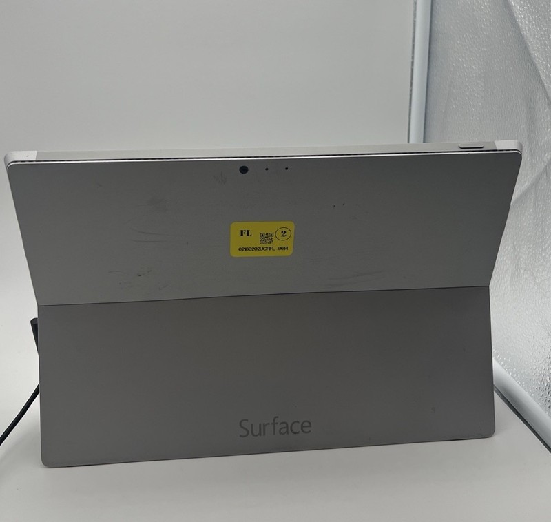 Microsoft Surface Pro 4 Core i5-6300U 2.4GHz 4GB RAM 128GB SSD 2/3 gallery