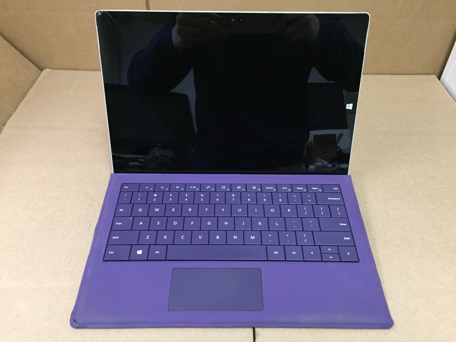Microsoft Surface Pro 3 12" i5-4300U 8GB RAM 256GB SSD w/KB No AC -Cracked gallery