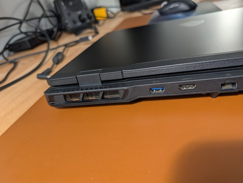 MSI Pulse 16 AI C1V 240Hz QHD+ RTX 4060 Ultra 9 32GB 5600MHz 1TB W11 PRO Gaming gallery